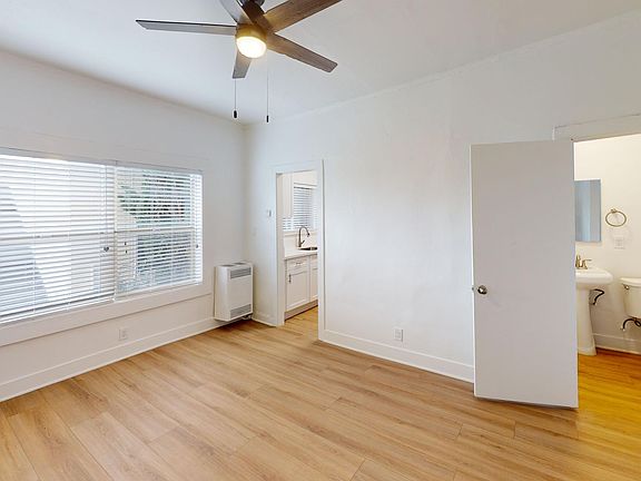 3rd image of 712 N Hobart Blvd APT 106