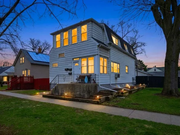 12815 Clinton St, Blue Island, IL 60406