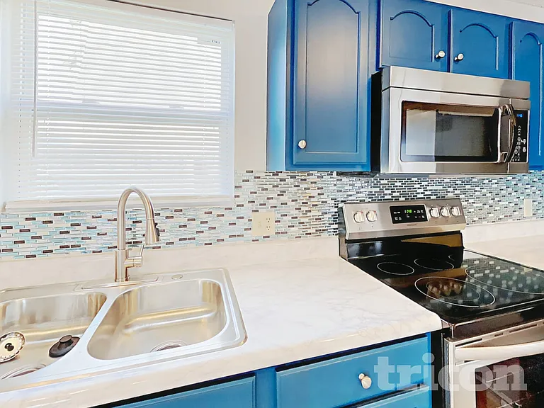 8007 States Bend Dr — Photo 5
