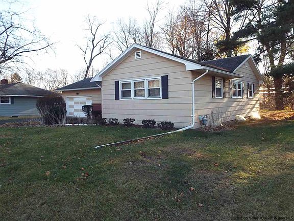 2nd image of 8 Meadow Ct