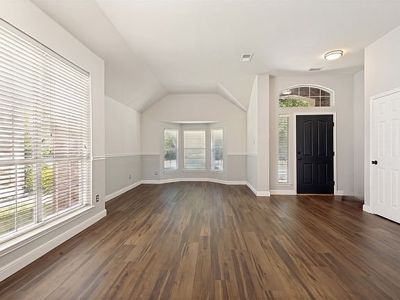 3rd image of 5525 Pebble Ct