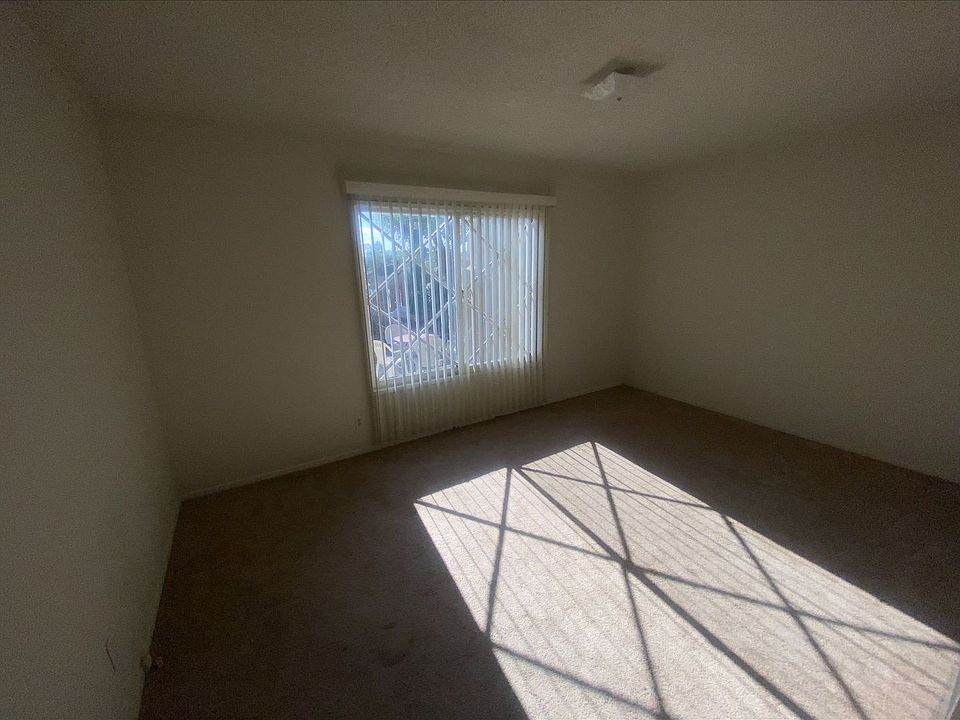 Building Photo 4