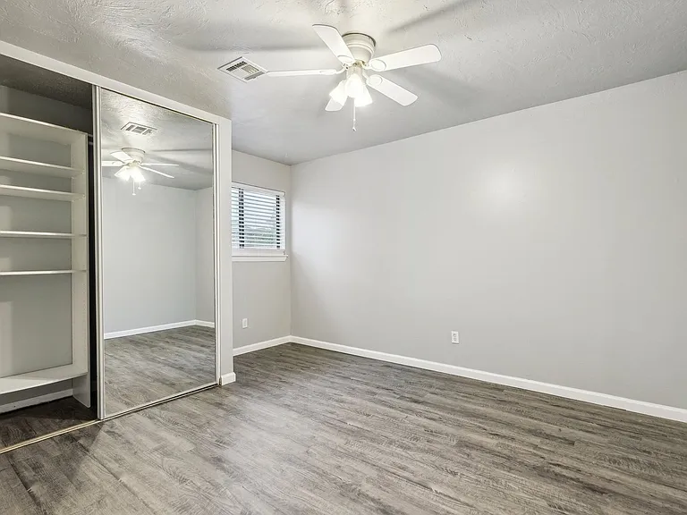 2721 Indian Creek Blvd — Photo 9