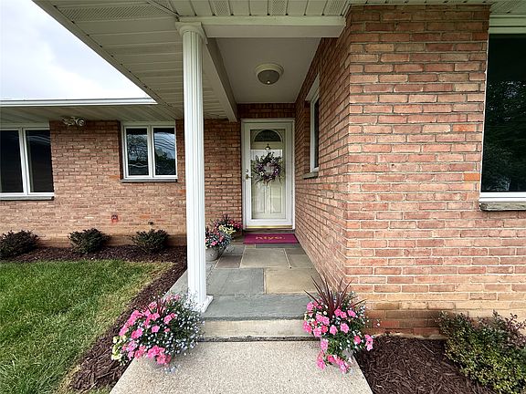 2nd image of 114 Clifton Blvd
