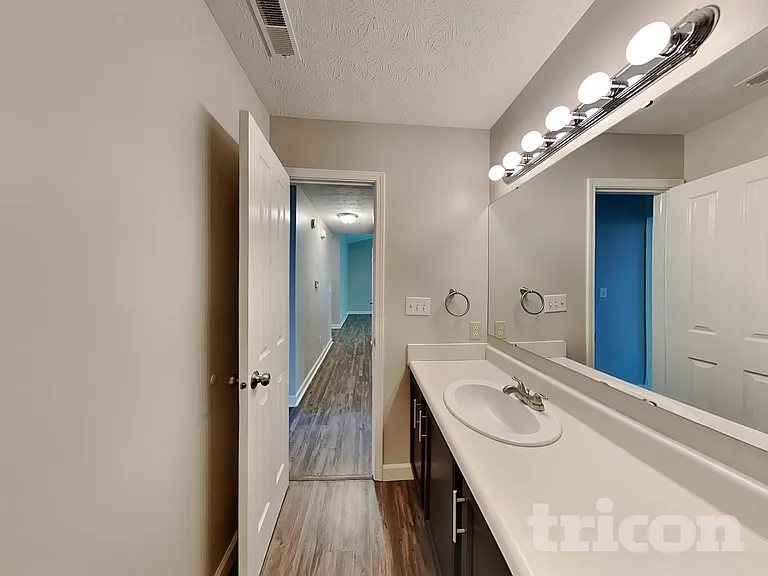 12758 Sovereign Ln — Photo 15