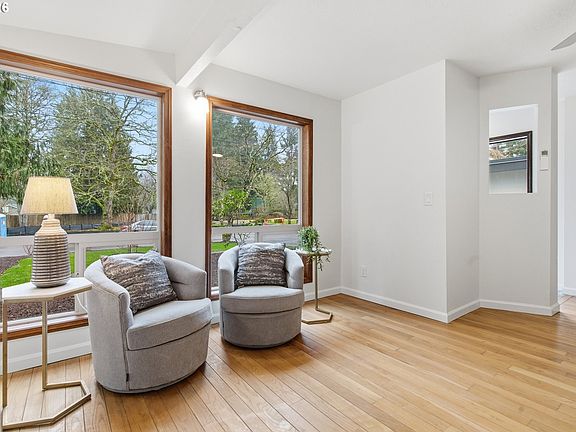 5th image of 4584 Calaroga Dr