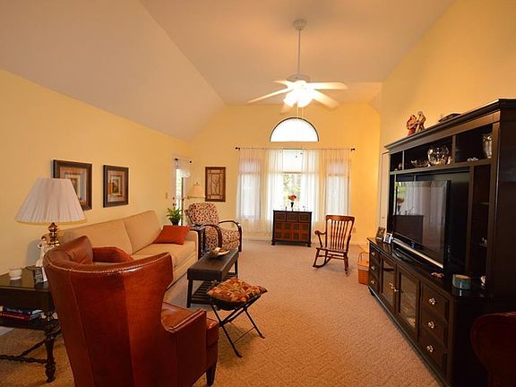 5th image of 812 Arboretum Cir