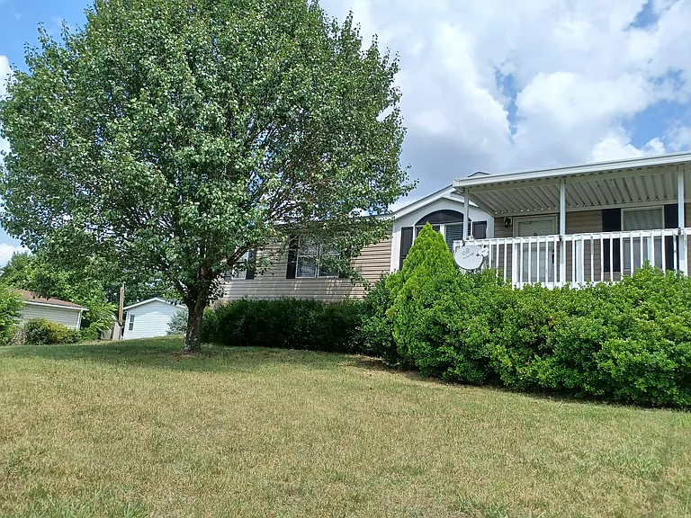 1222 Faye St — Photo 2