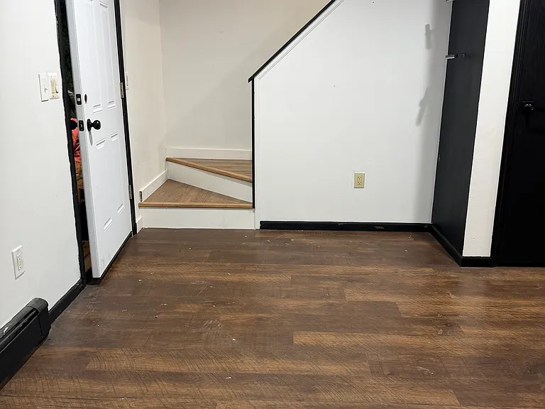 220 Emmett Ave — Photo 10