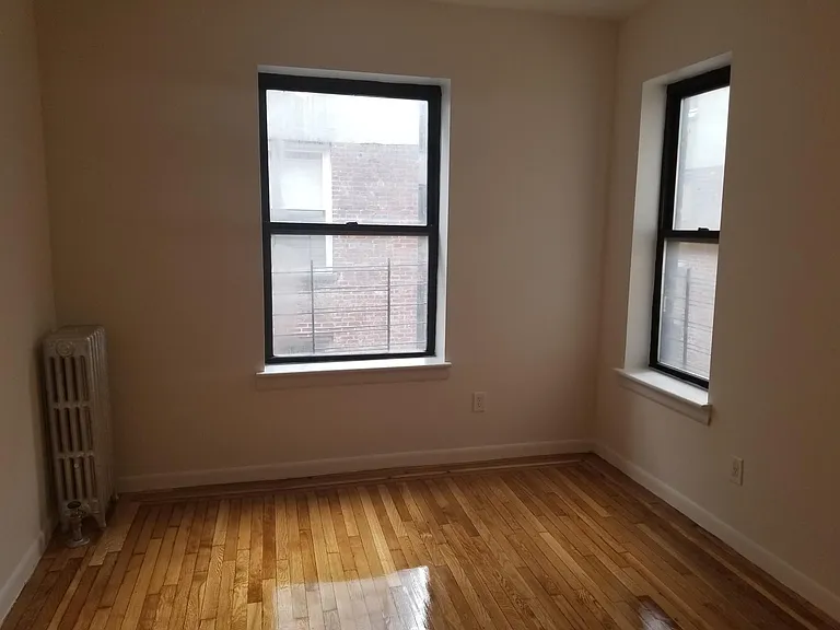 1520 Sheridan Ave — Photo 10