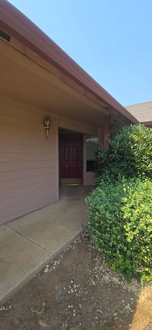 632 Benjamin Ave Duplex — Photo 2