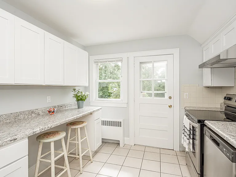 300 Hubbard Ave #2 — Photo 7