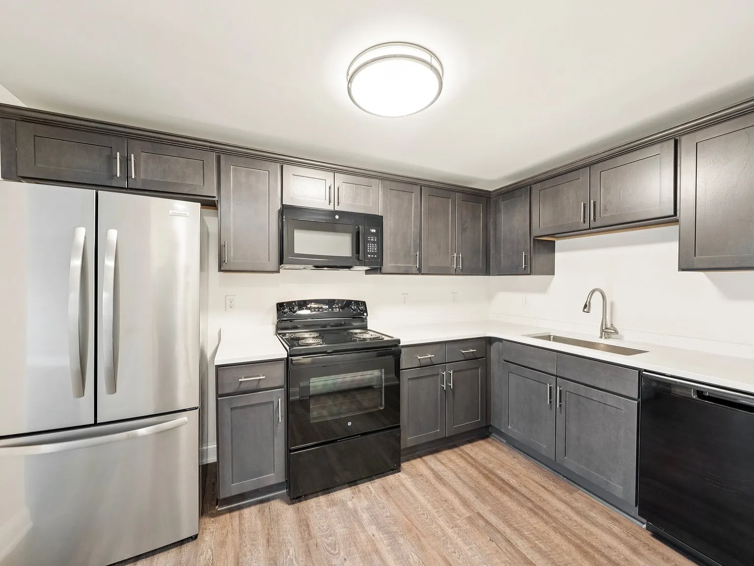 Copley Court — Photo 1
