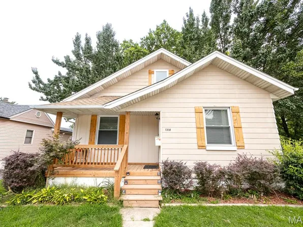 1318 Lebanon Ave, Belleville, IL 62221