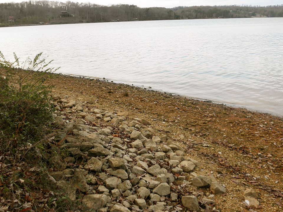 Enjoy bonfires on the winter shoreline