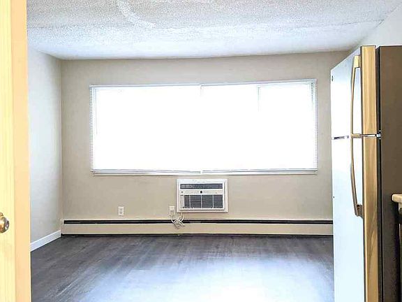 5th image of 2266 Duluth St N APT 106