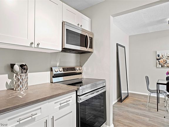 5th image of 10532 Clifton Blvd APT 208