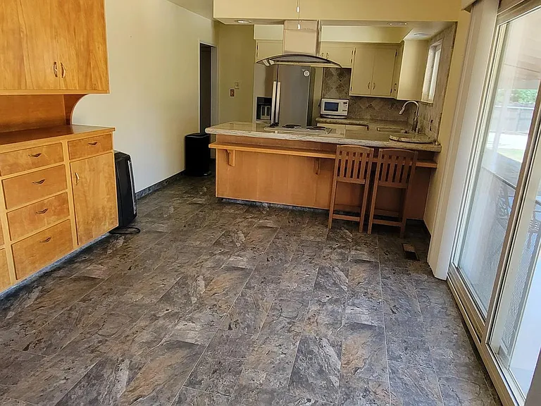 2530 W Fir Ave — Photo 8
