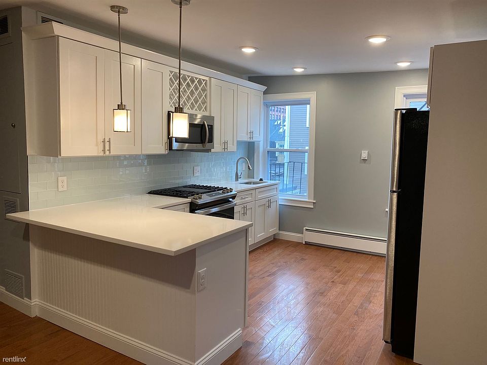 33 Chelsea St. #3 Boston (East Boston) Shared Unit Photo 3