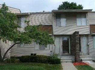 3 Hampton Towne St, Southfield, MI