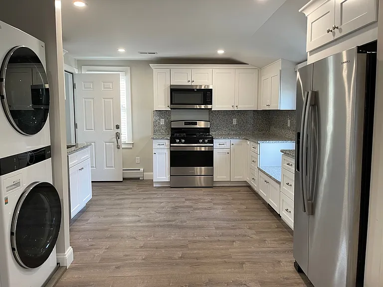 31 Ledge Ave #2 — Photo 24