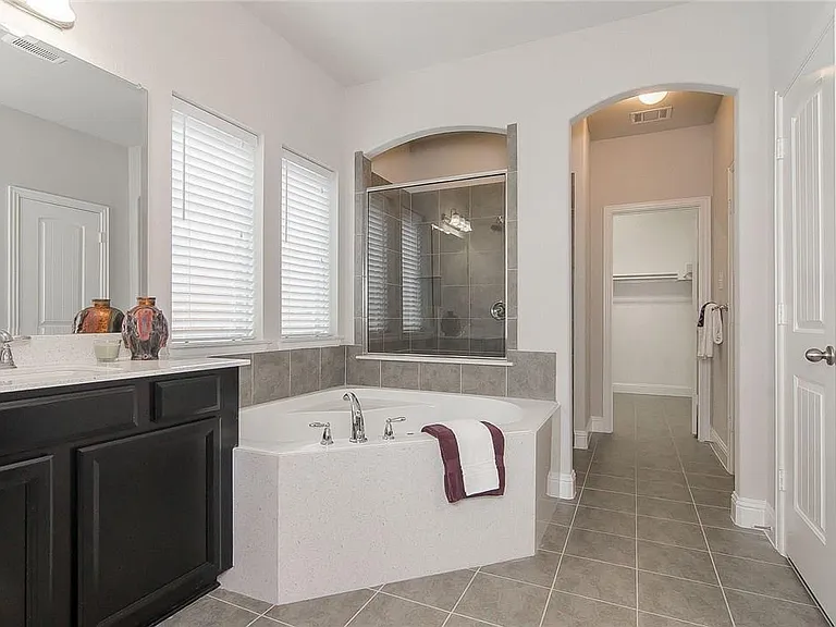 2309 Truro Dr — Photo 9