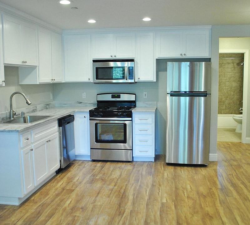 Eat in kitchen