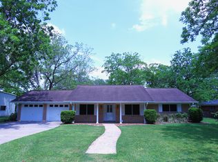 115 Irwin Rd, West Columbia, TX 77486