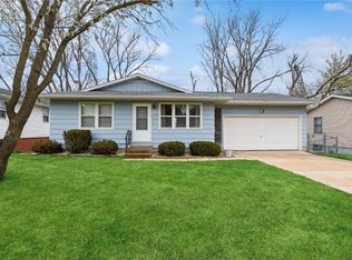 1255 Parkview Dr, Marion, IA 52302