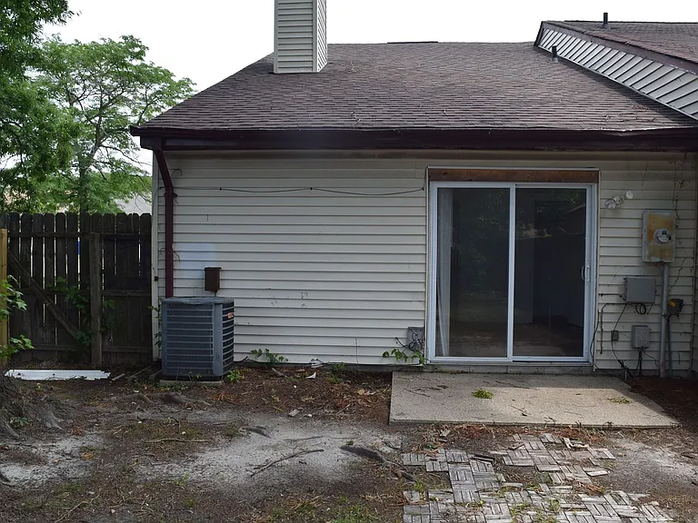579 Peregrine St — Photo 30