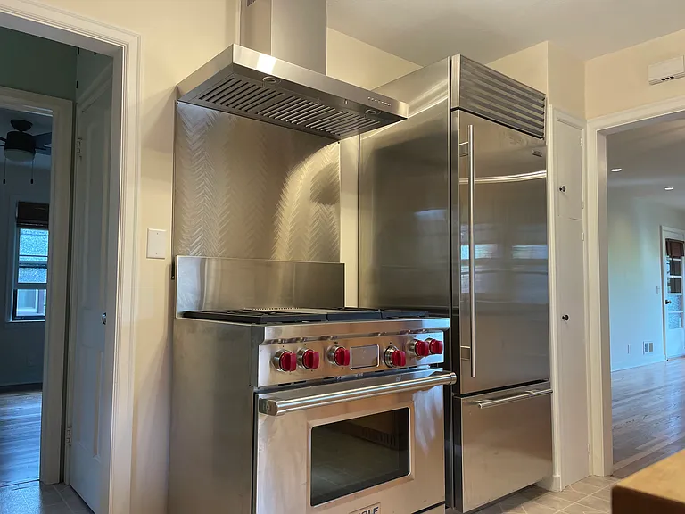 608 Chapman St — Photo 10
