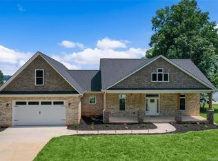 735 Pebble Point Rd, Salisbury, NC 28146