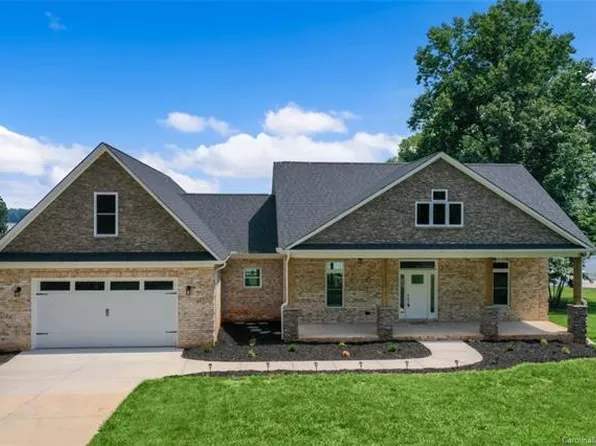 735 Pebble Point Rd, Salisbury, NC 28146