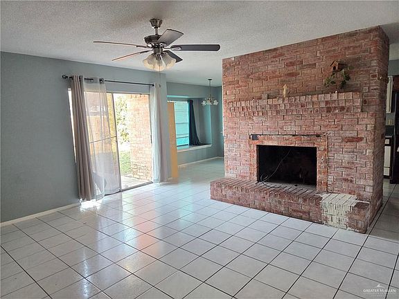 3rd image of 125 E Tamarack Ave