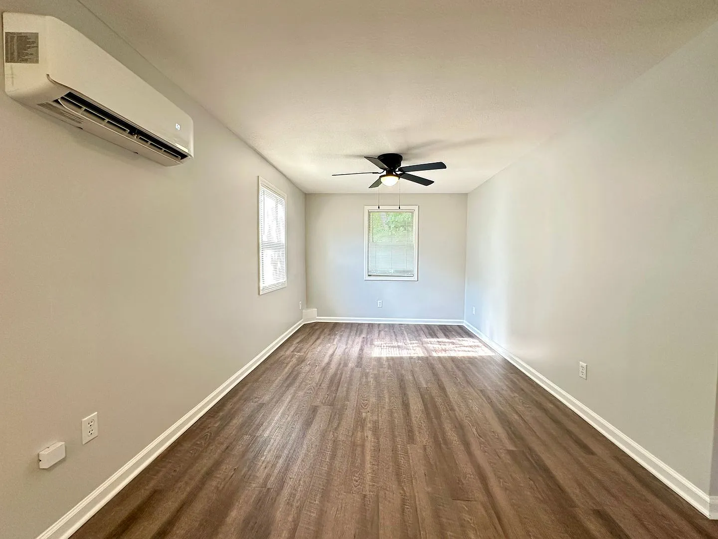 305 1/2 Locust Street — Photo 4