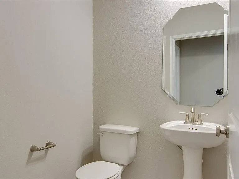 3240 E Whitestone Blvd #85 — Photo 17