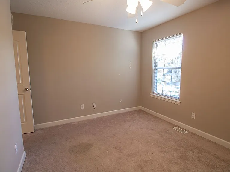 1311 Raleigh Dr — Photo 31