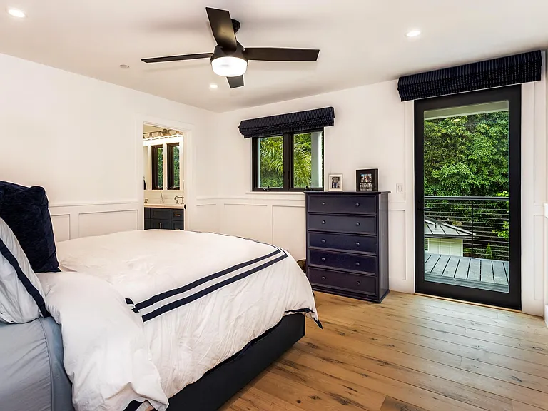 Bedroom 2 with Bathroom & Balcony