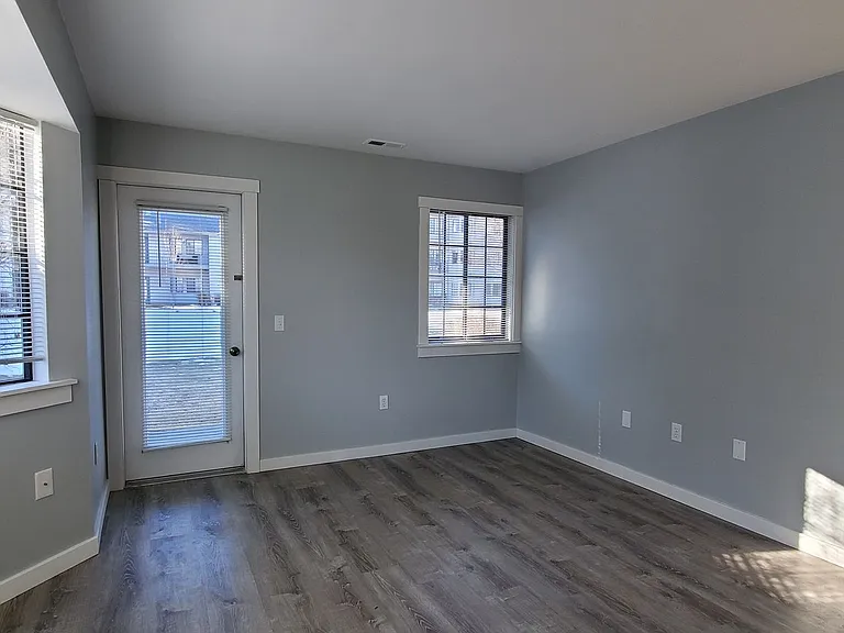 621 Riverine Dr #101 — Photo 9