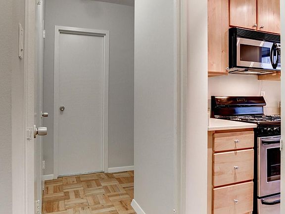 2nd image of 4000 Tunlaw Rd NW APT 905