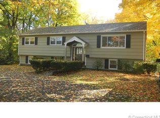 15 Meadow St, Milford, CT 06460