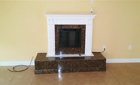 2nd image of 545 Gardenia St