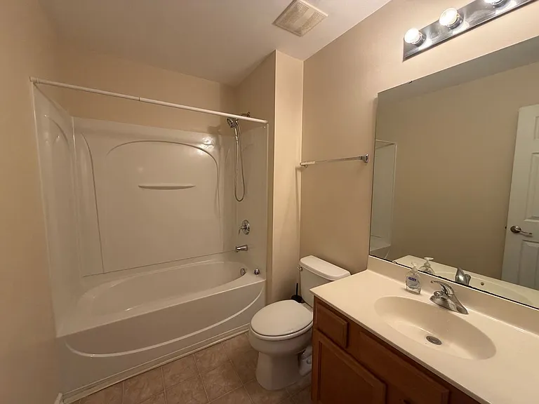 422 Delta Dr — Photo 26