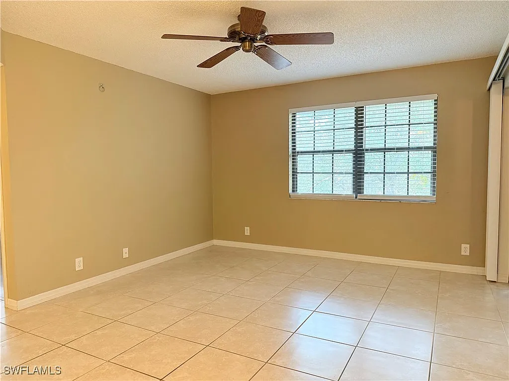 2 bed, 886 sqft, $1,300 — Photo 3