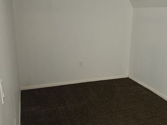 3rd image of 3714 Daisy St