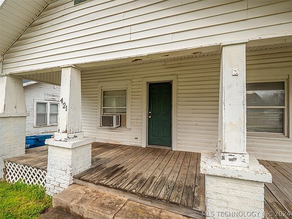 3rd image of 421 W Adams Ave