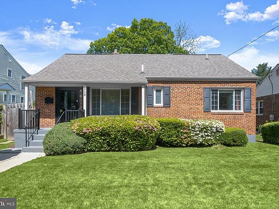 2nd image of 513 Gilmoure Dr