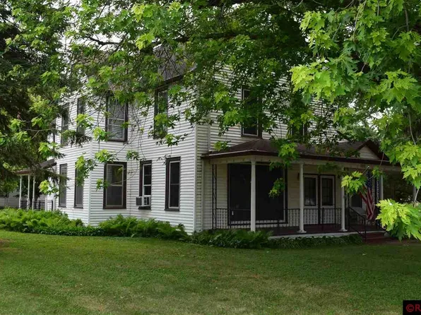 208 1st St SW, Winnebago, MN 56098