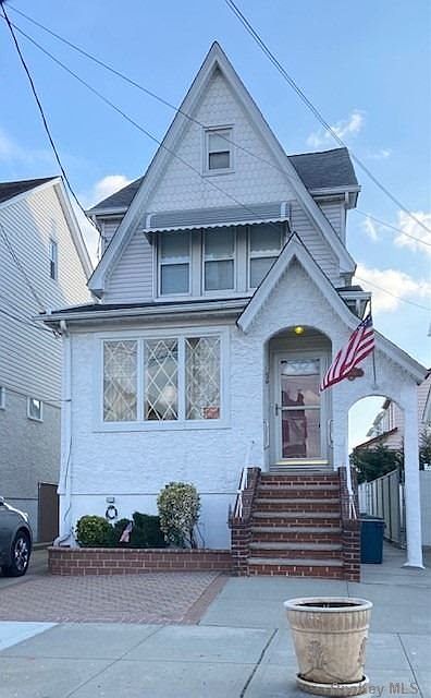 1st image of 99-06 158th Ave