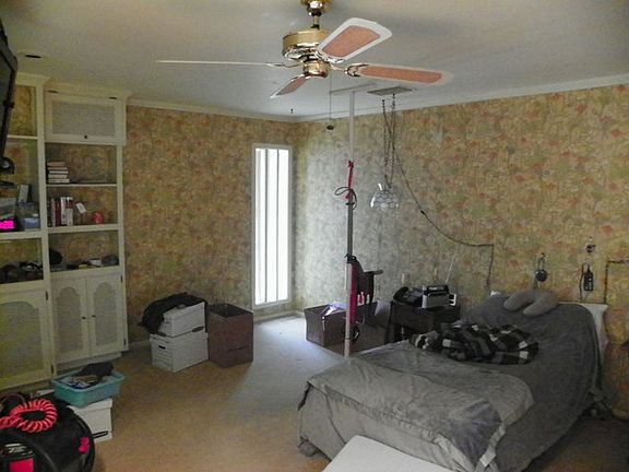 3rd image of 3860 Blossom Ln